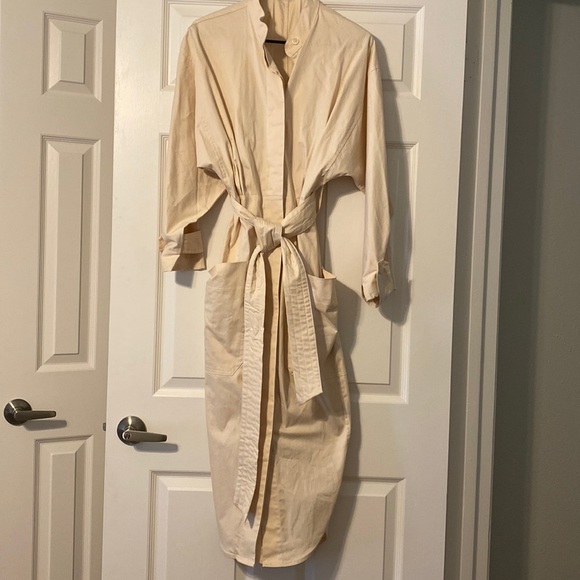 NWOT structured cream dress - Picture 8 of 15
